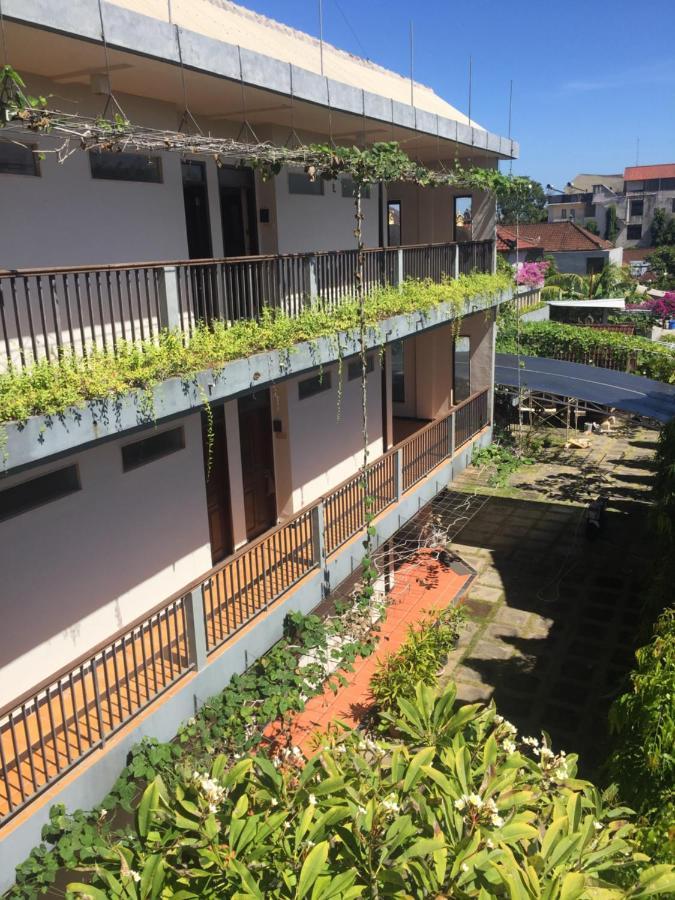 Hotel Pakerisan East Mansion Denpasar Exterior foto